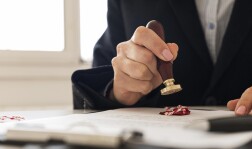 Vym&aacute;hanie pohľad&aacute;vok v Nemecku - not&aacute;rska z&aacute;pisnica ako exekučn&yacute; titul